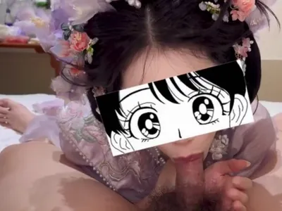 Gái xinh trong bộ đồ con mèo nhỏ liếm chuối cực đã