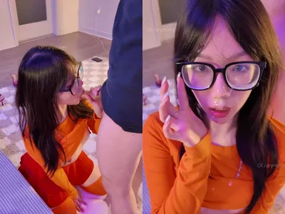 Aryminh liếm cây hàng như chưa từng được bú